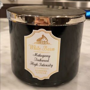 White Barn Candle - Mahogany Teakwood